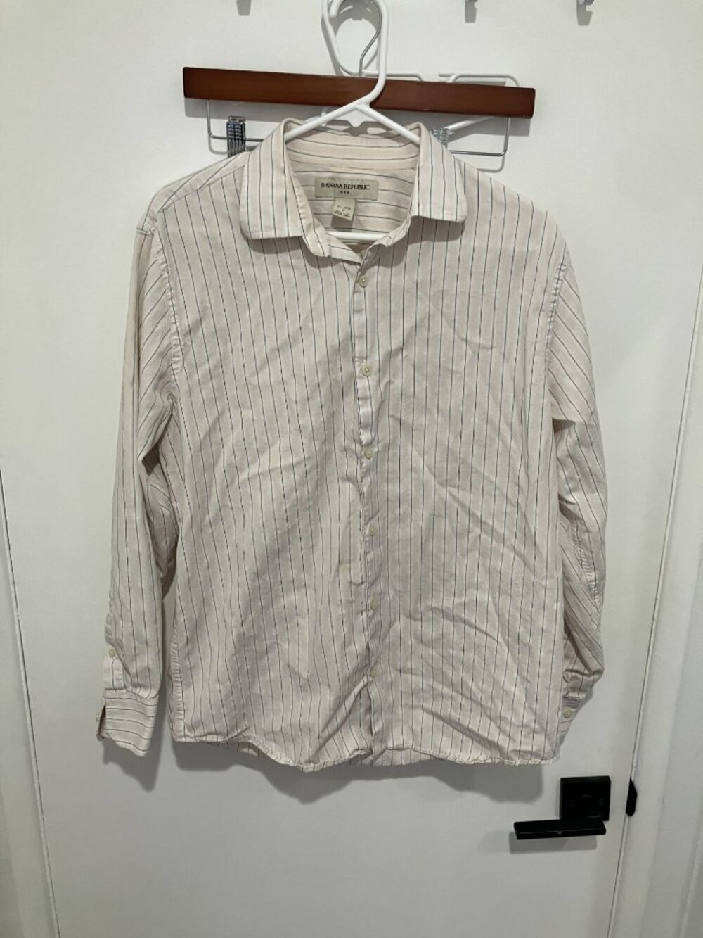 Banana Republic Striped 100% Cotton Button Down Shirt Mens Medium Cream/Pink